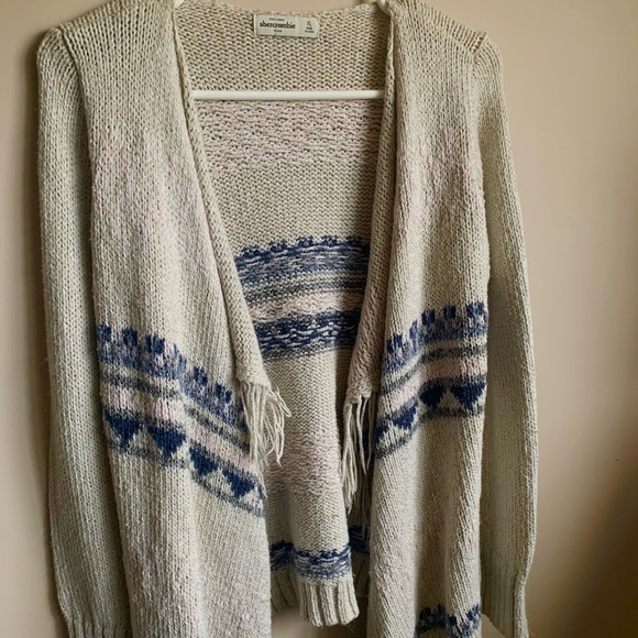 Cozy Knitted Cardigan - Picture 3 of 4